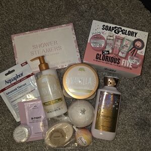 Soap & Glory Gift Set with Vanilla Body Care